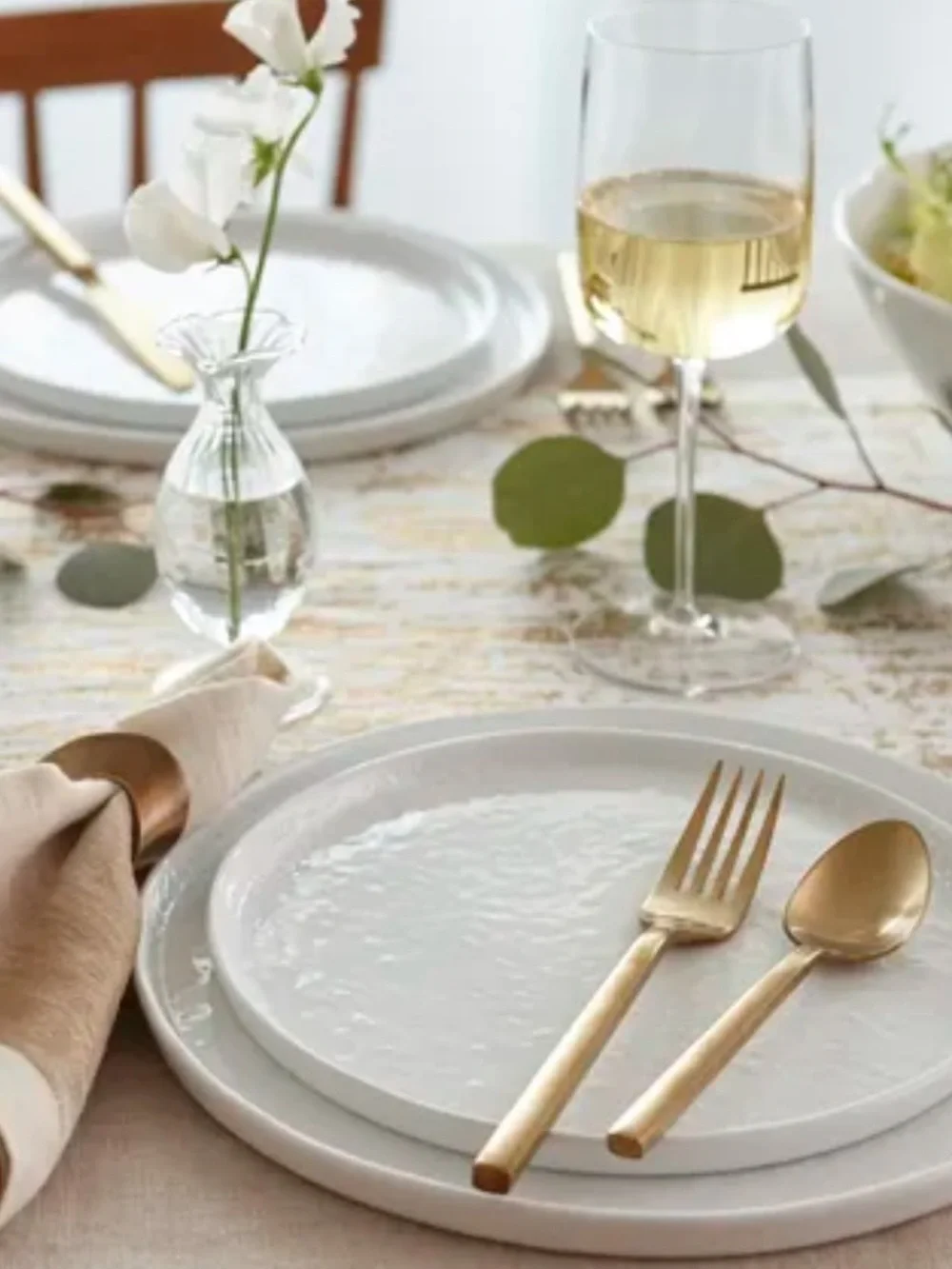 Sur La Table Gold Splatter Runner & Napkin Set (8).